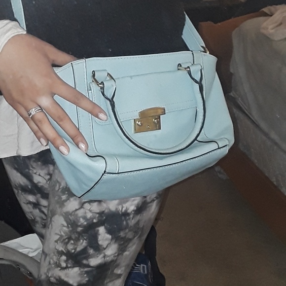 🚫SOLD🚫 Sky blue cross body purse - Picture 4 of 4